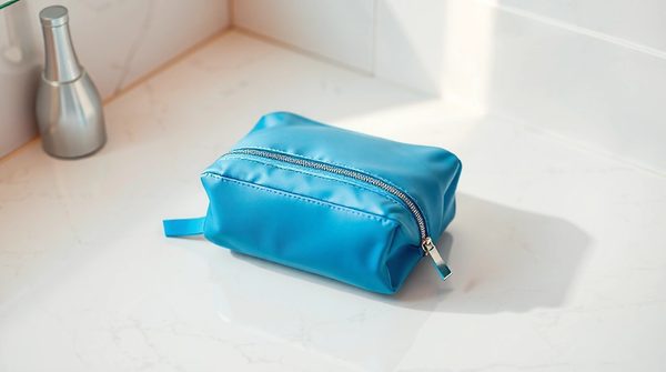 La trousse de toilette dépliante et imperméable, pratique et stylée